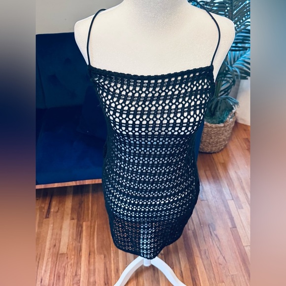 Elegant Black Crochet Swim Cover-Up - Picture 4 of 8